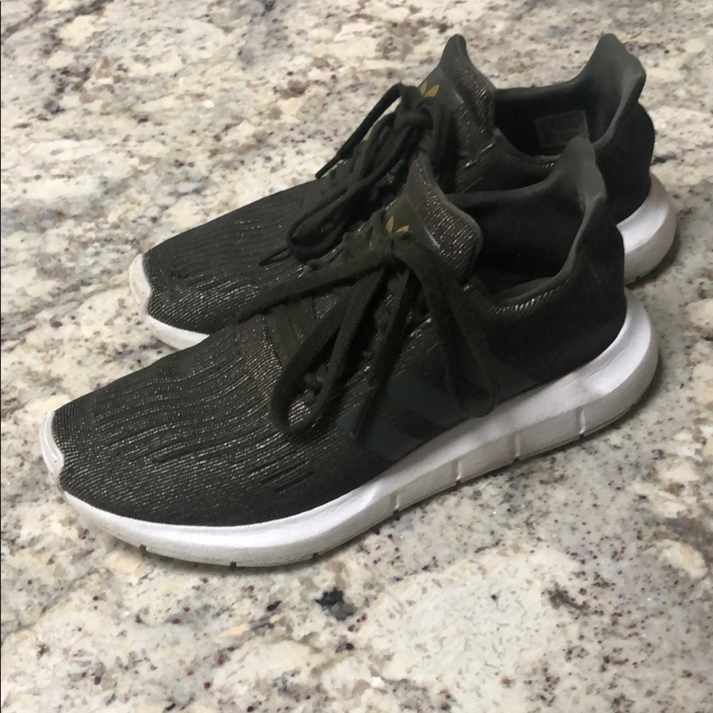 Adidas Swift run women’s shoes